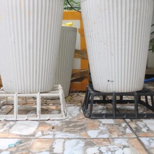 CHÂN ĐẾ NHỰA KÊ TÚI GIÁ THỂ nhà màng nhà kính 26 × 23 × 8cm màu đen